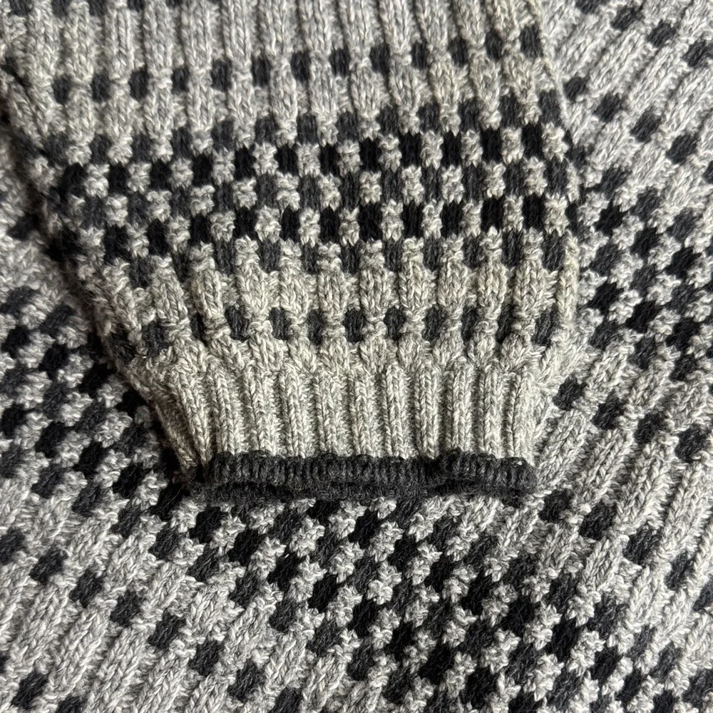 Vintage Grandpa Core Bill Blass Black and Gray Crewneck Sweater